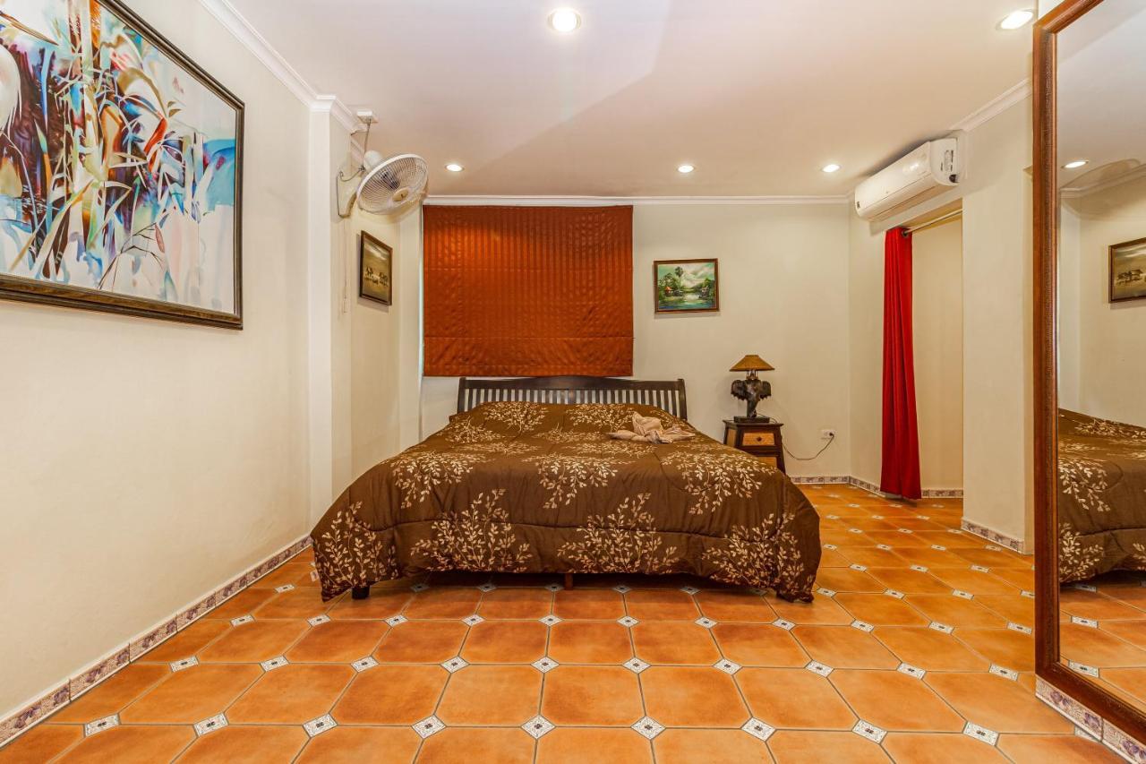 Viewbor Villa - Pattaya Holiday House Walking Street 4 Bedrooms エクステリア 写真